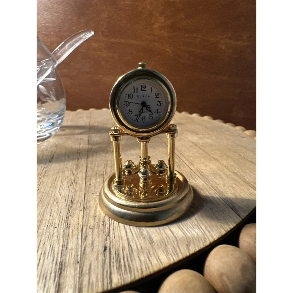 Vintage Miniature CIRCA Brass Quartz Japan Mvmt Table Clock - Model 11-561